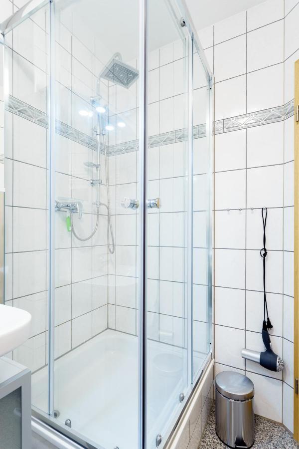 Wohnung Mit Blick Auf Die Zitadelle Petersberg - 3 Zimmer Erfurt Esterno foto